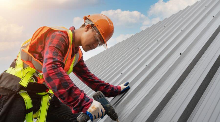 Professional Emergency Roof Repairs services in Janesville, WI